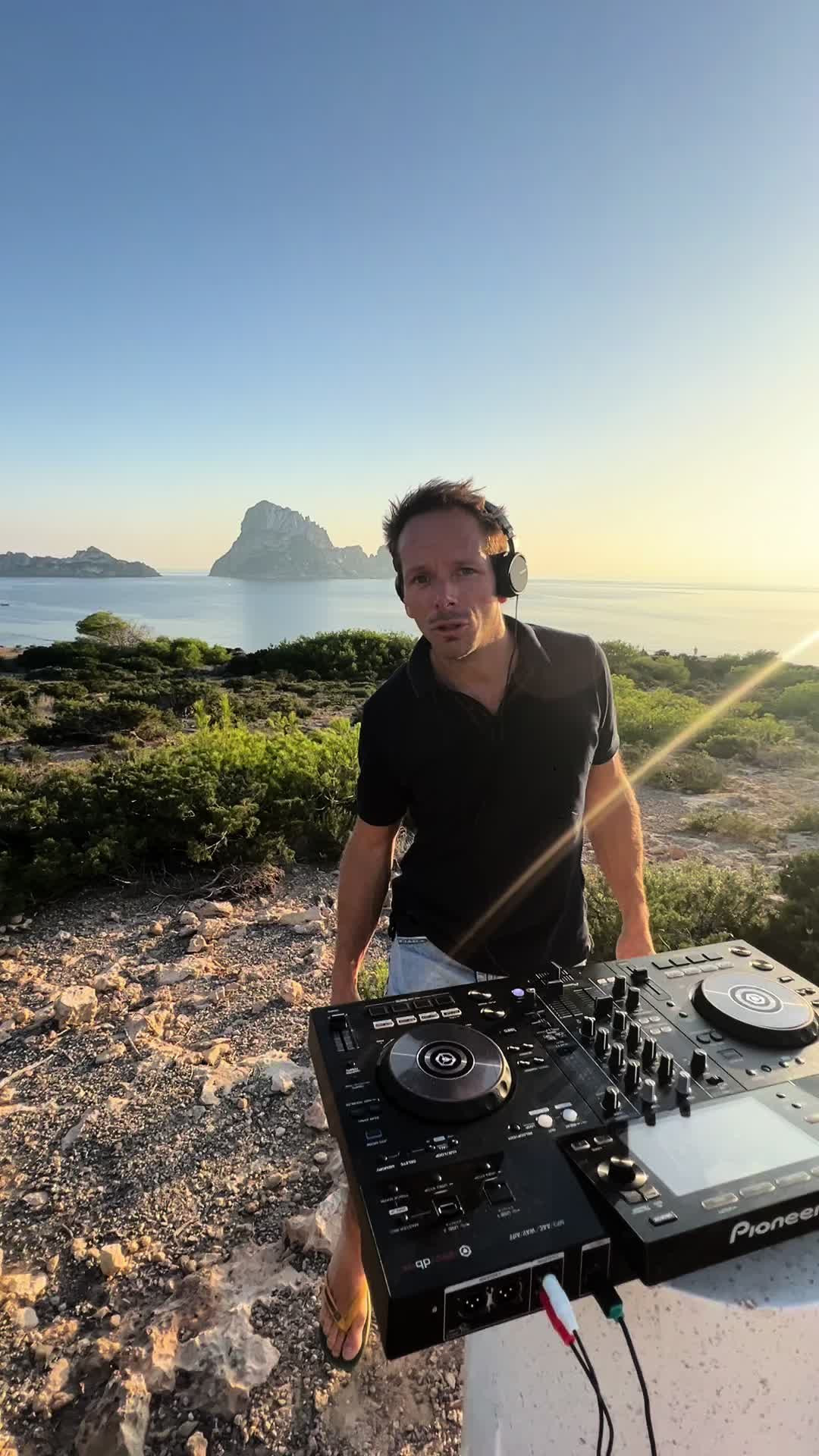 @Ian Storm DJ