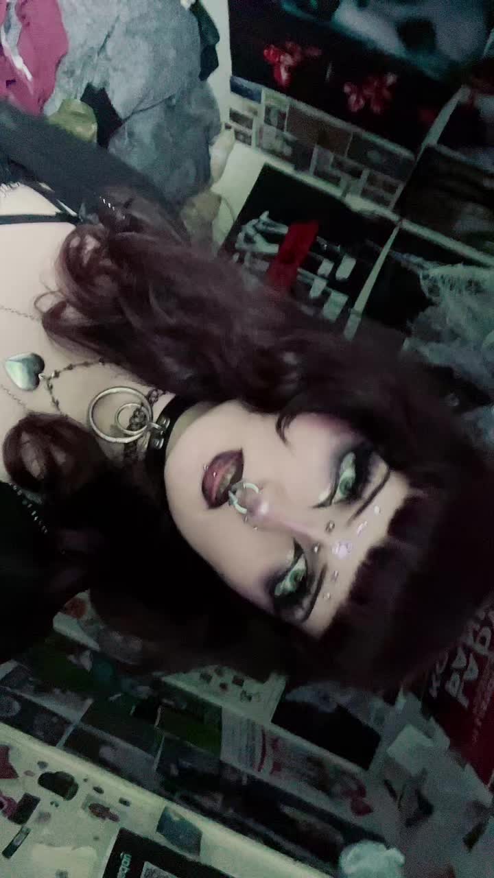 @elvira