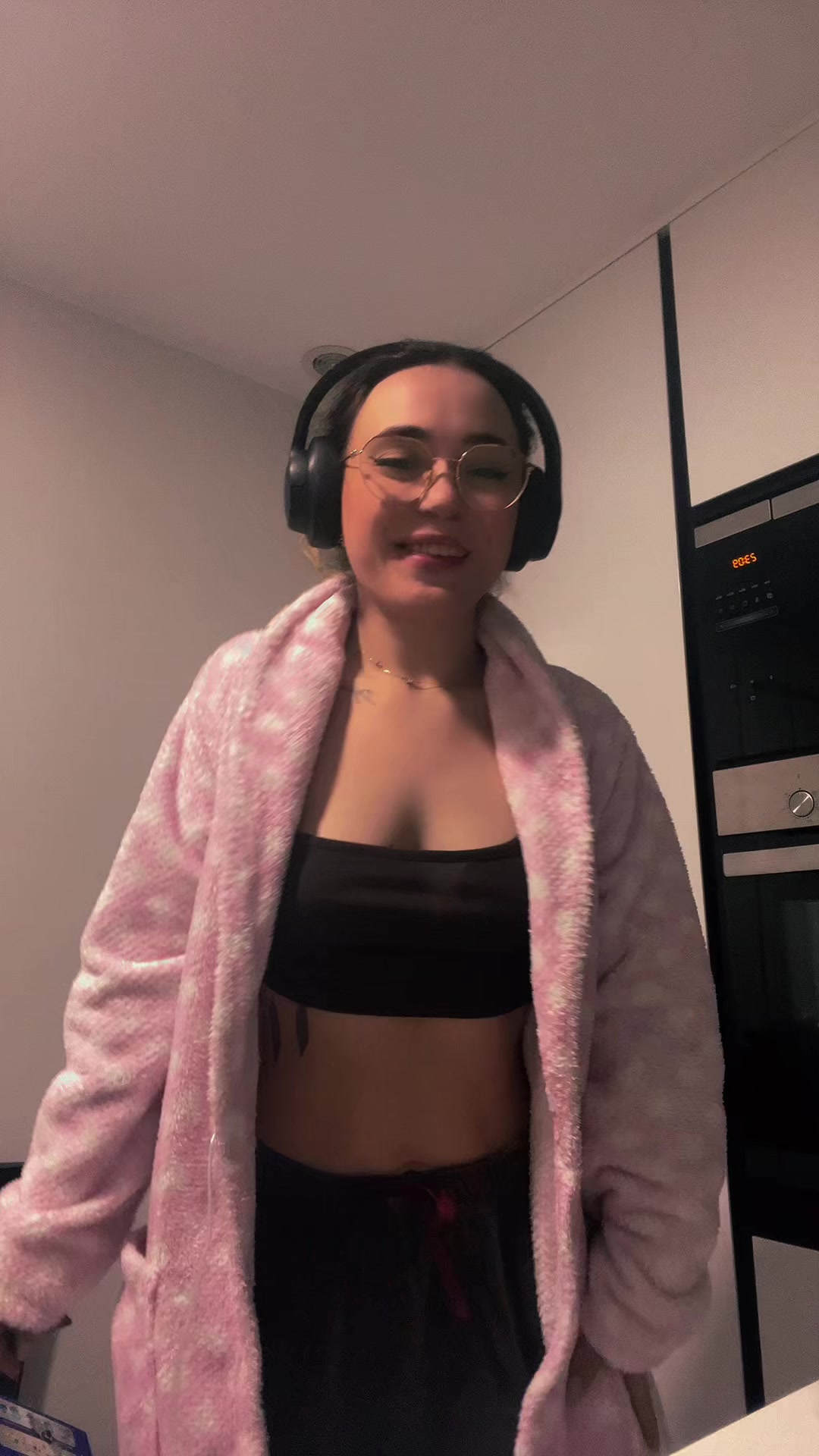 @Famousera