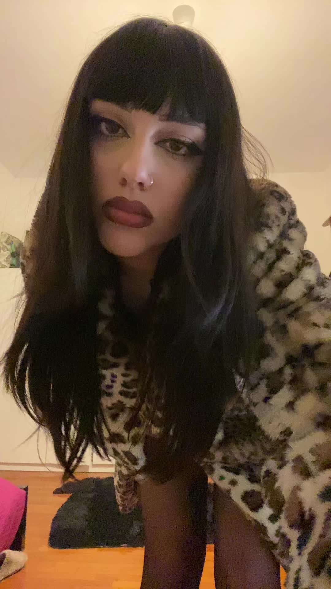 @miriam ⋆ (ꐦ ◣‸◢)