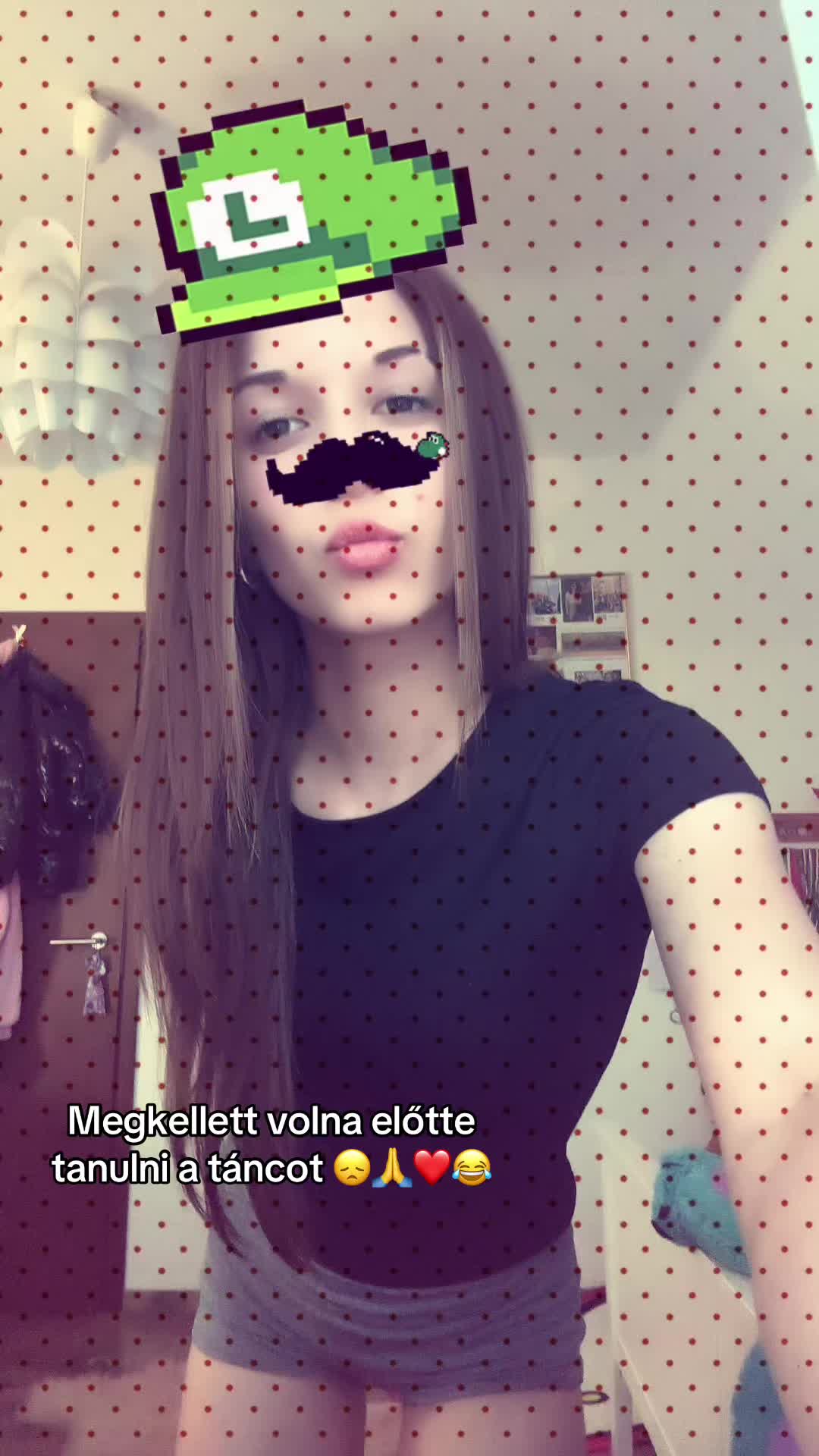 @👾