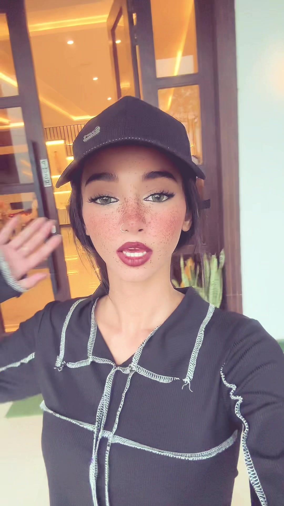@ayeshaazhar_official