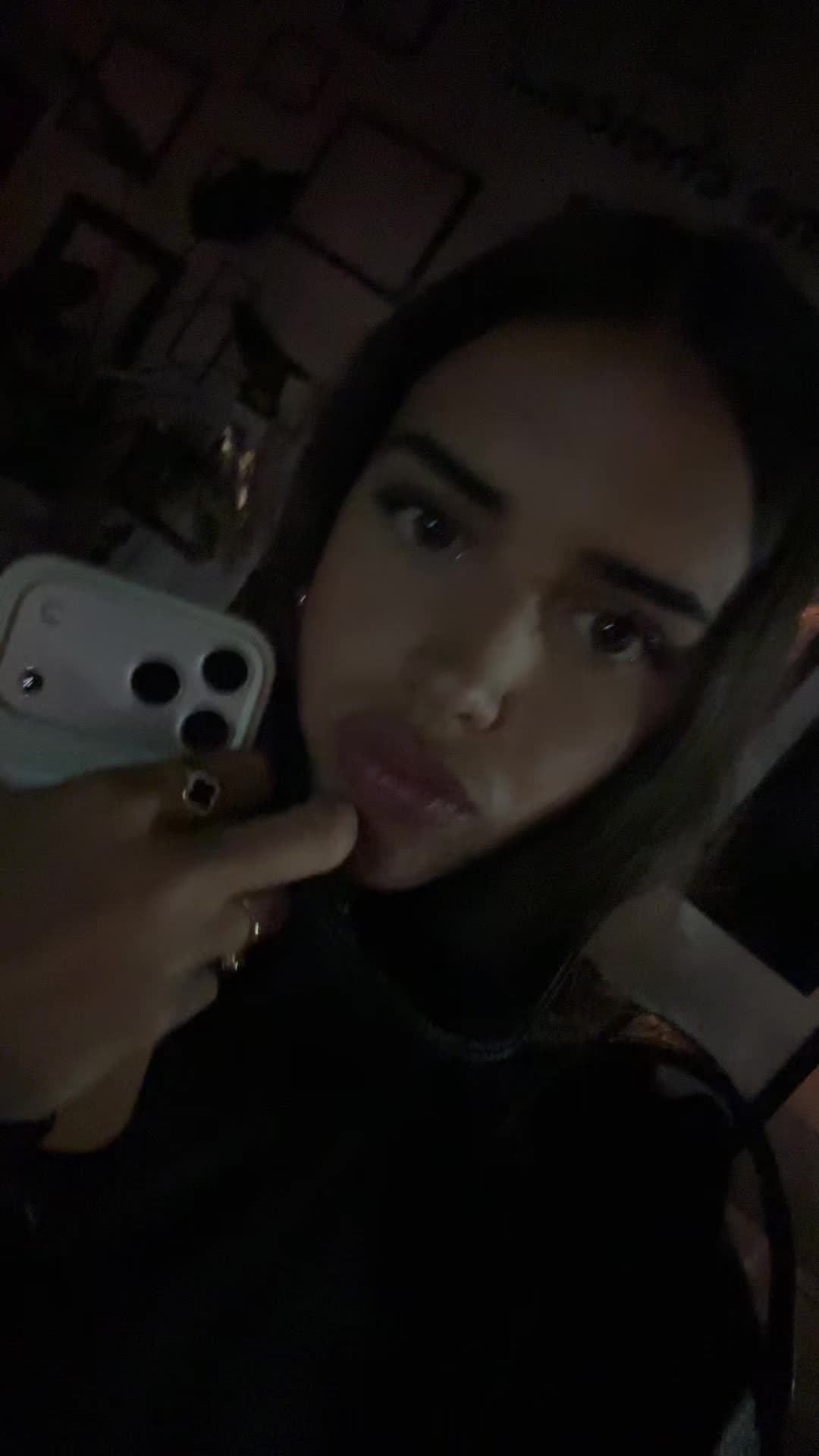@𝐋𝐮𝐚𝐧𝐚