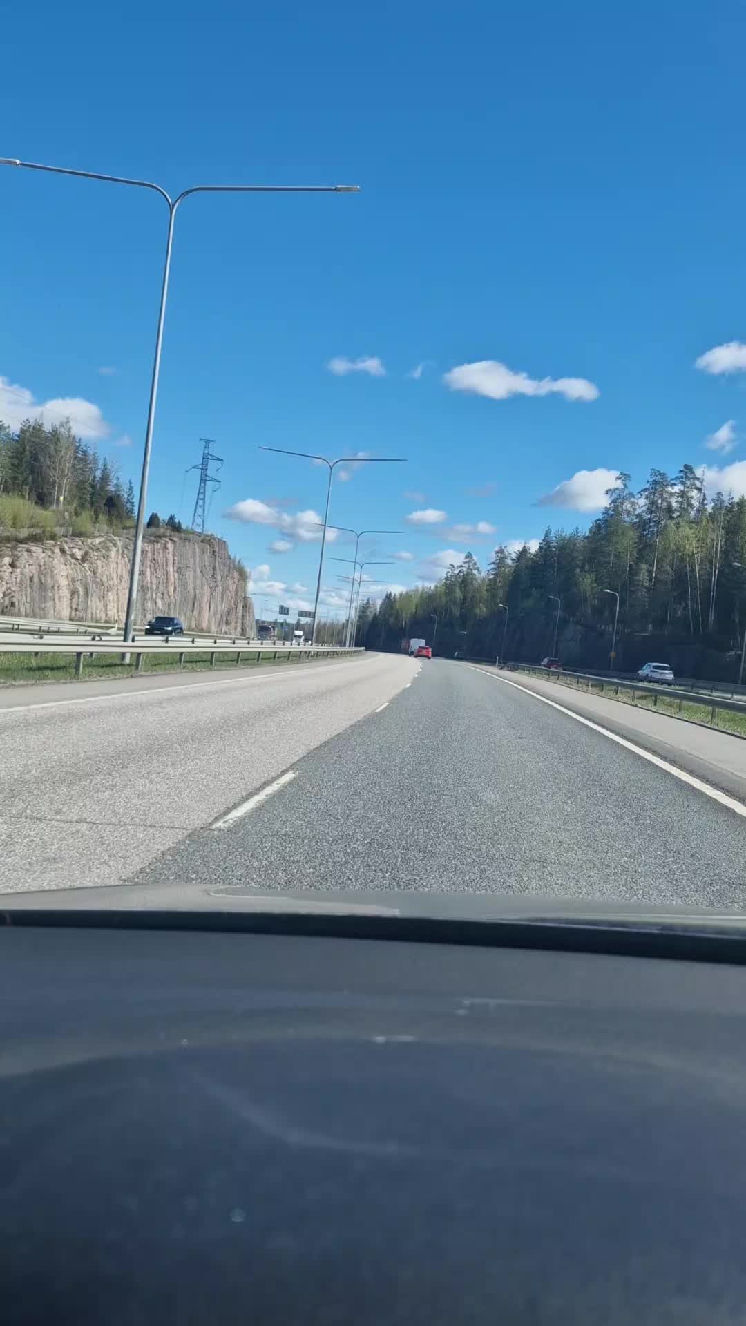 @MustaSyd&auml;n