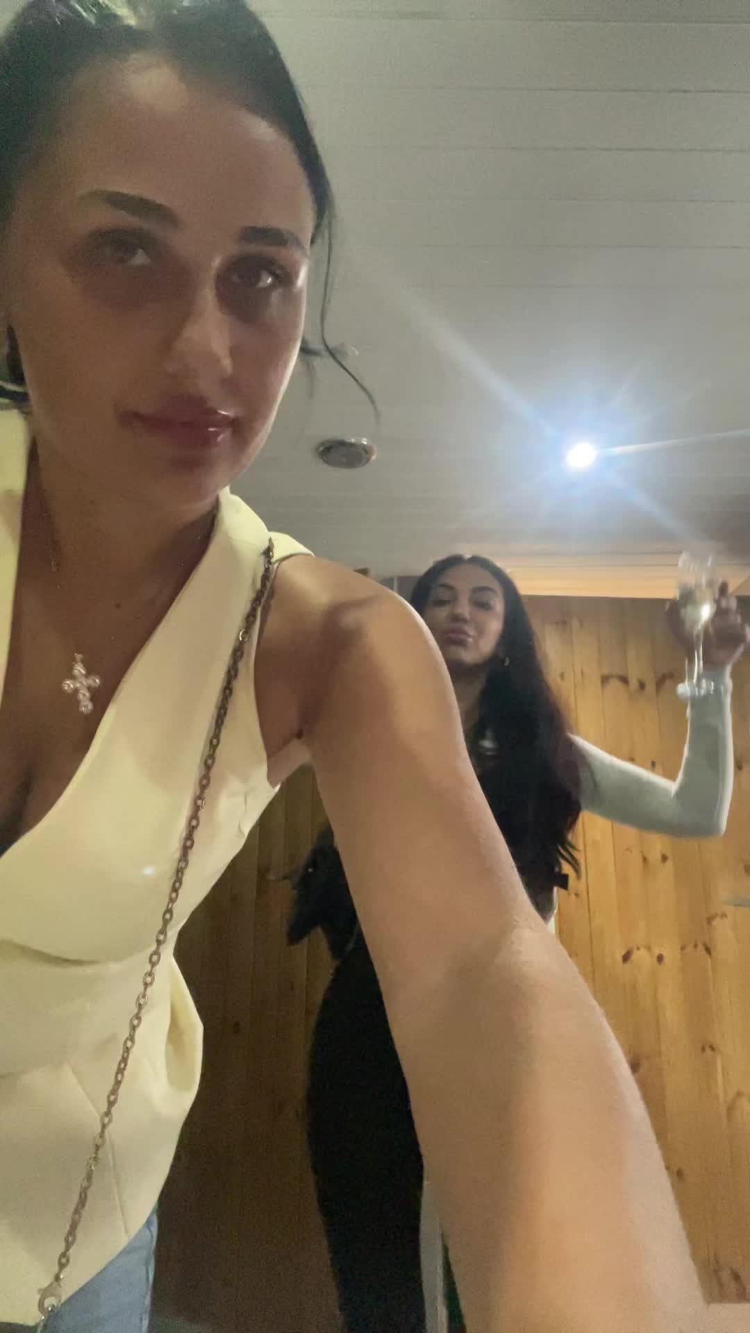 @KYRA 🤎