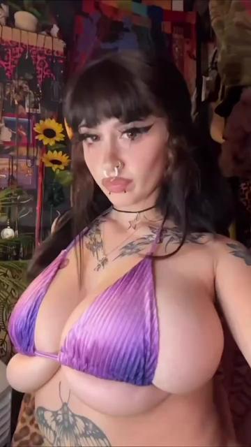 @YourMommy🍒