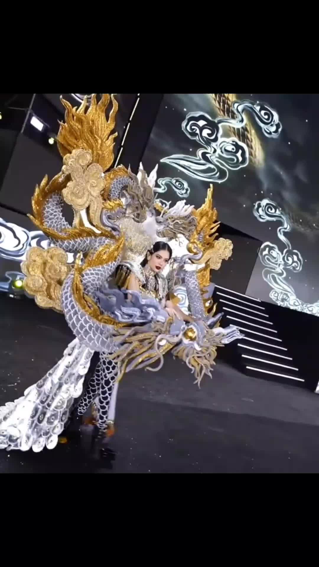 @Nữ Ho&agrave;ng Sắc Đẹp !!!