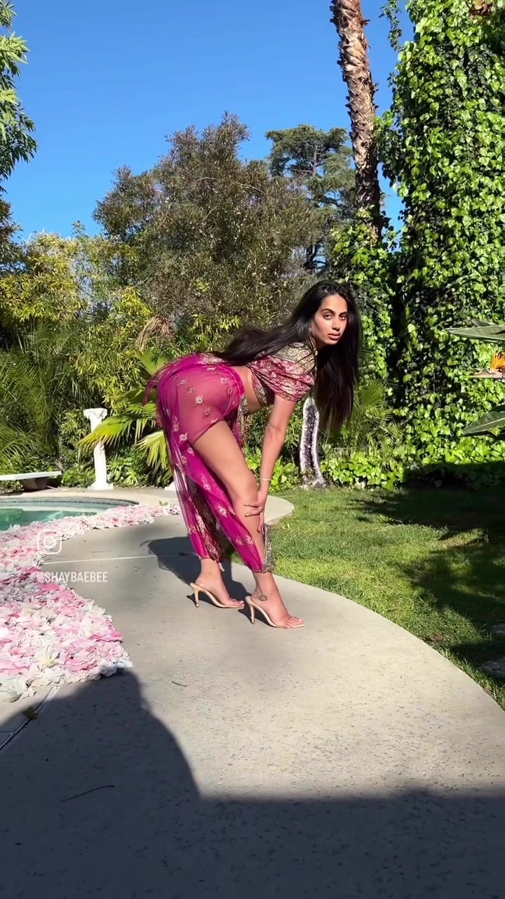 @ShayBaeBee
