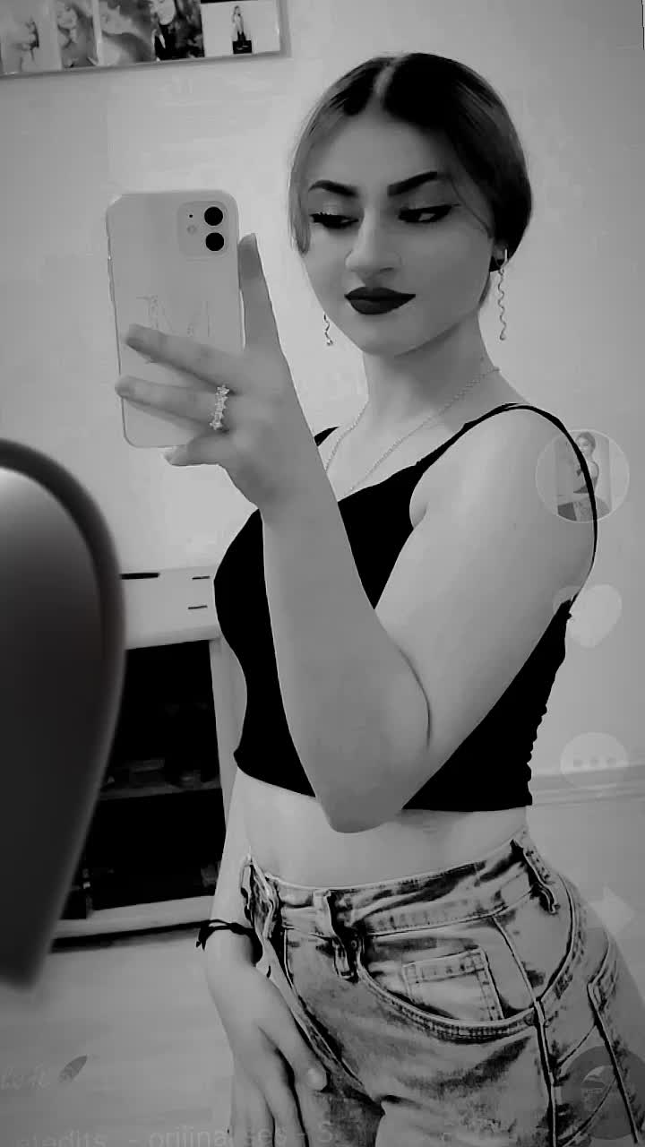 @ℳ𝑒𝓁𝑒𝓀..🪶
