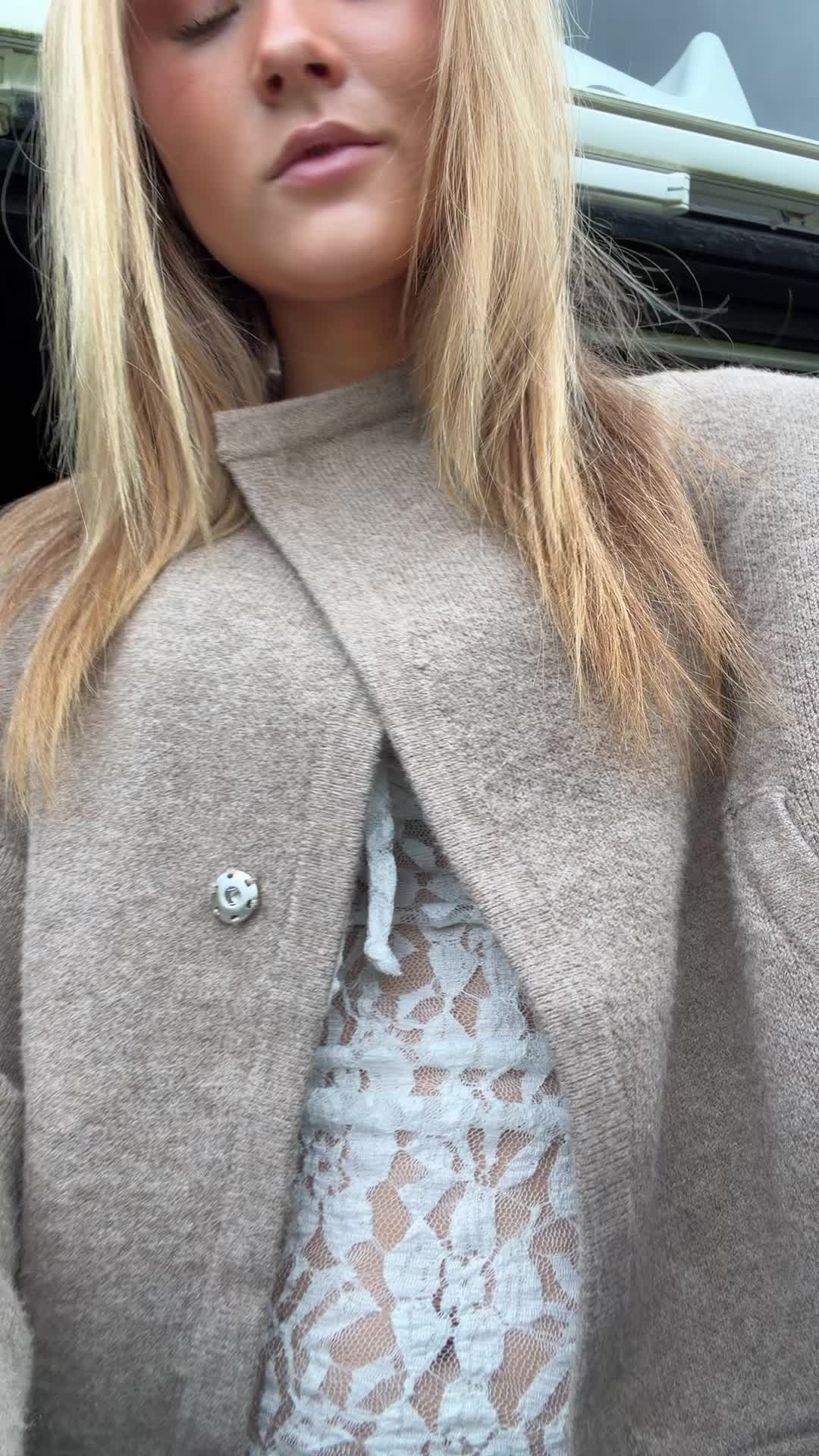 @Elle
