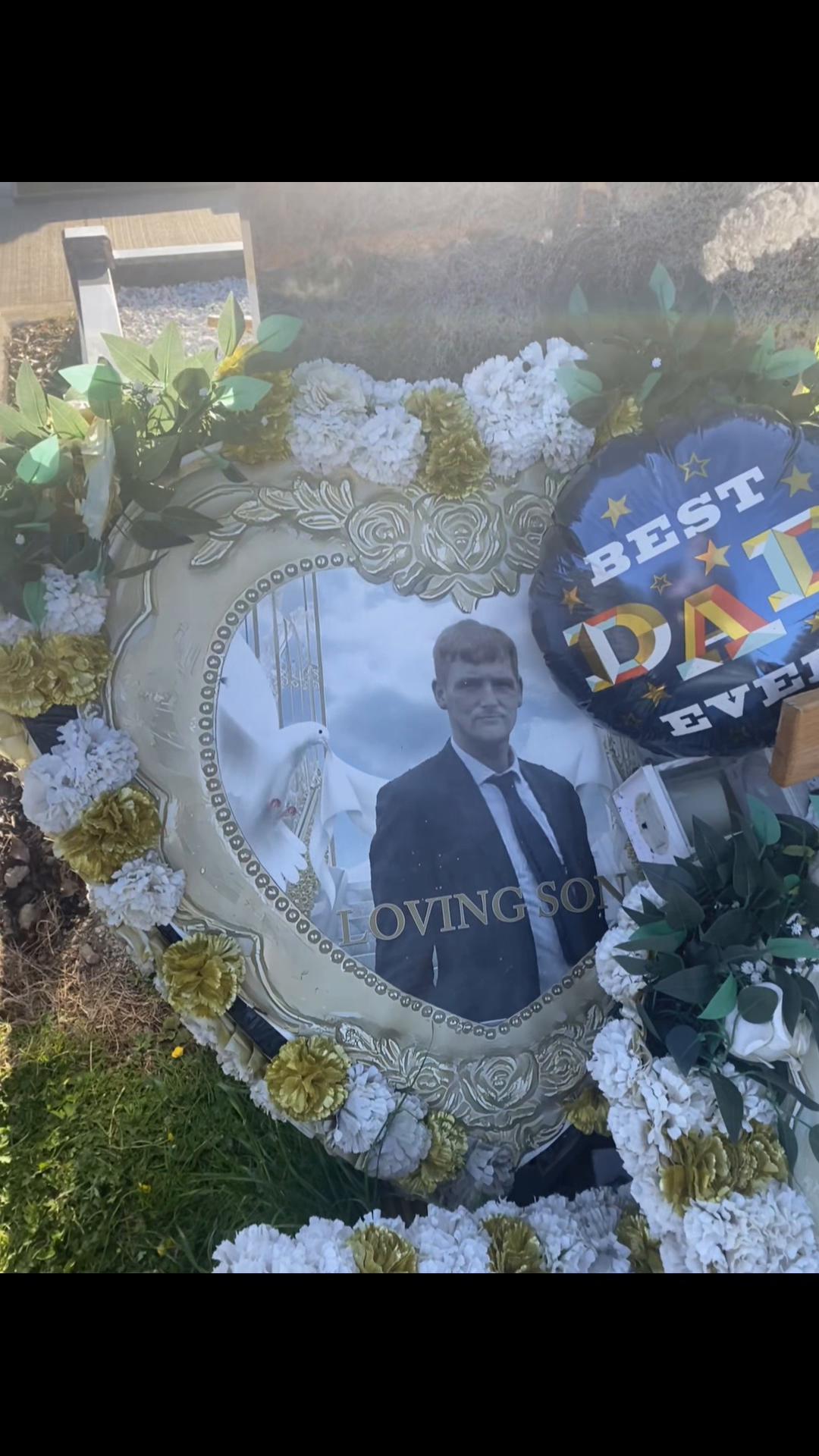 @𝒯𝒽𝑒𝐿𝑒𝑔𝑒𝓃𝒹𝐻𝑒𝓇𝓈𝑒𝓁