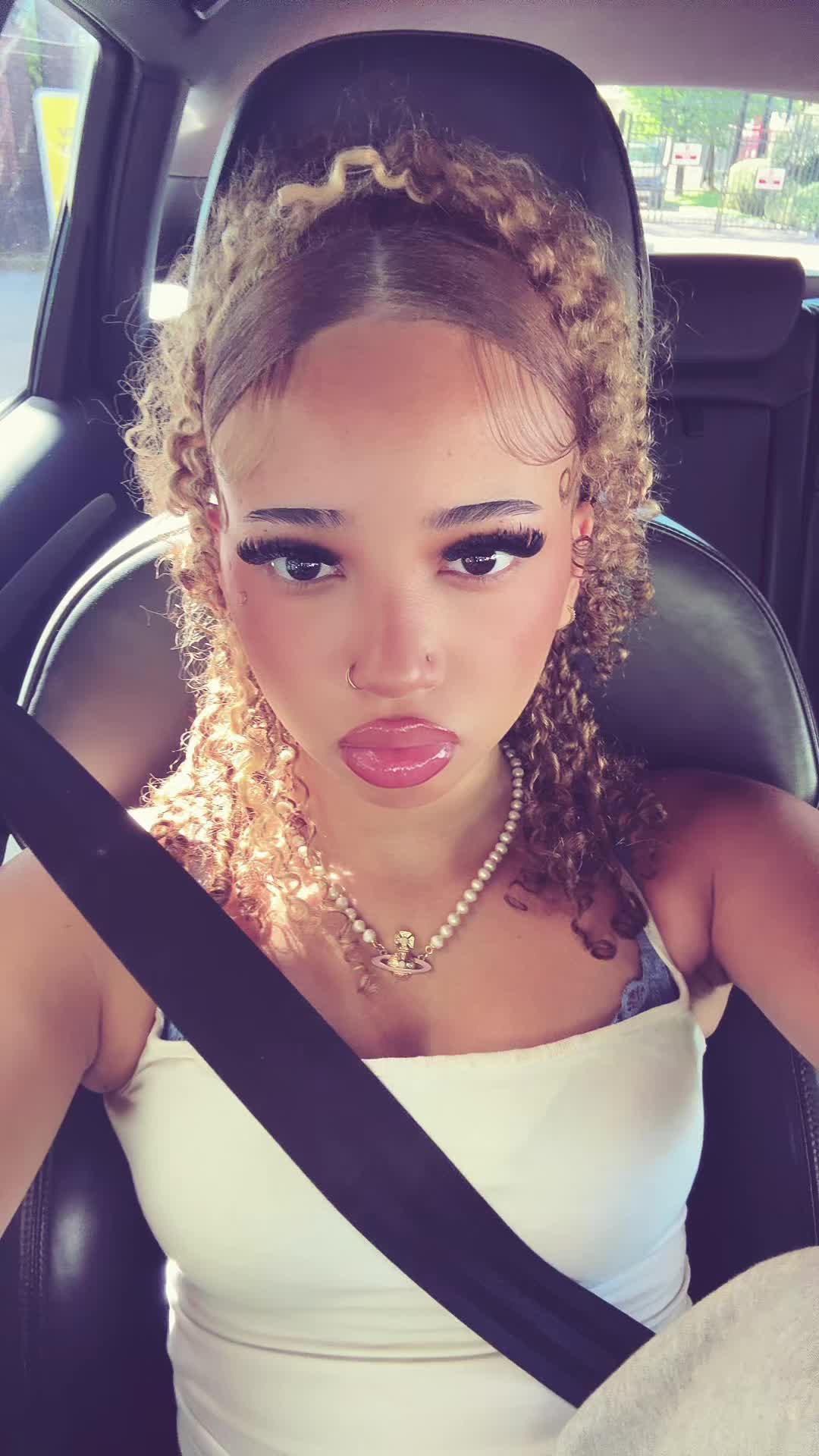 @𝐋𝐚𝐬𝐡𝐚𝐧𝐭𝐞́🦦