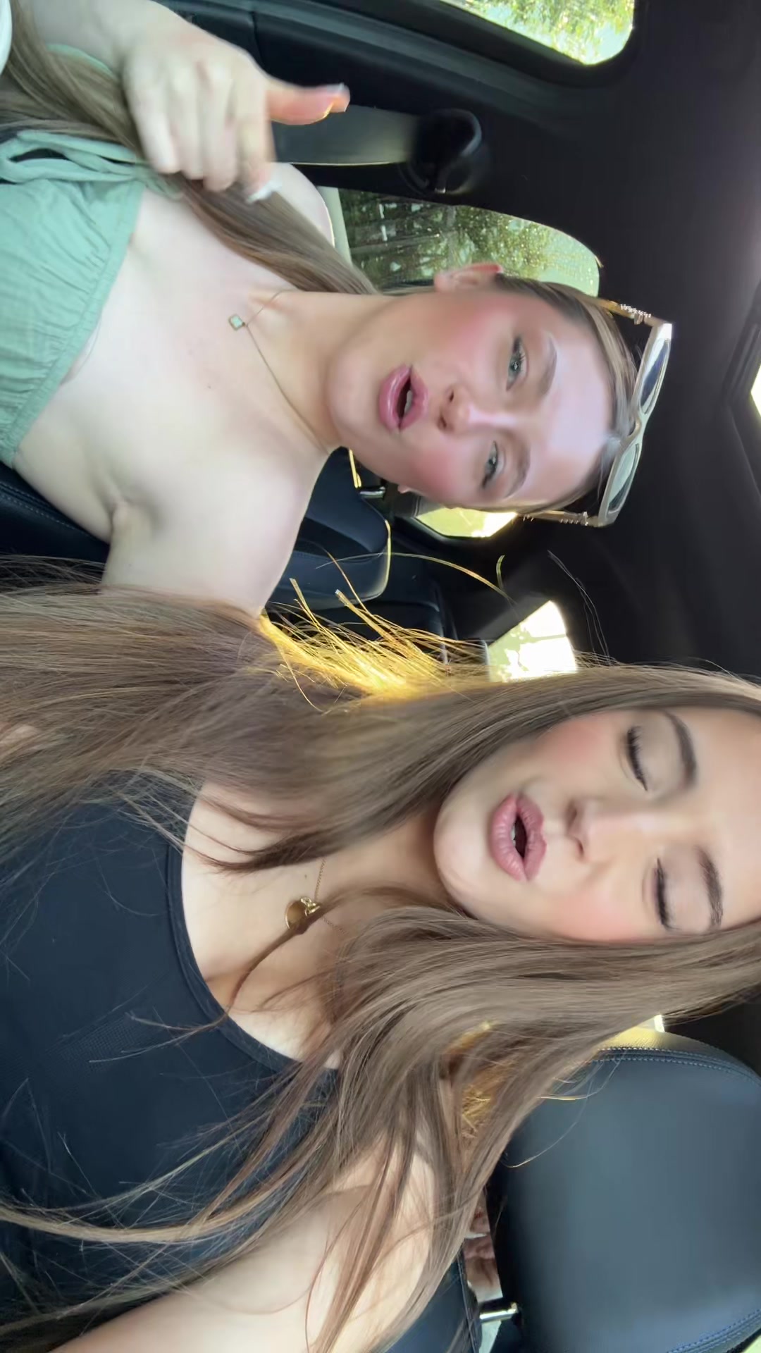 @⠀
