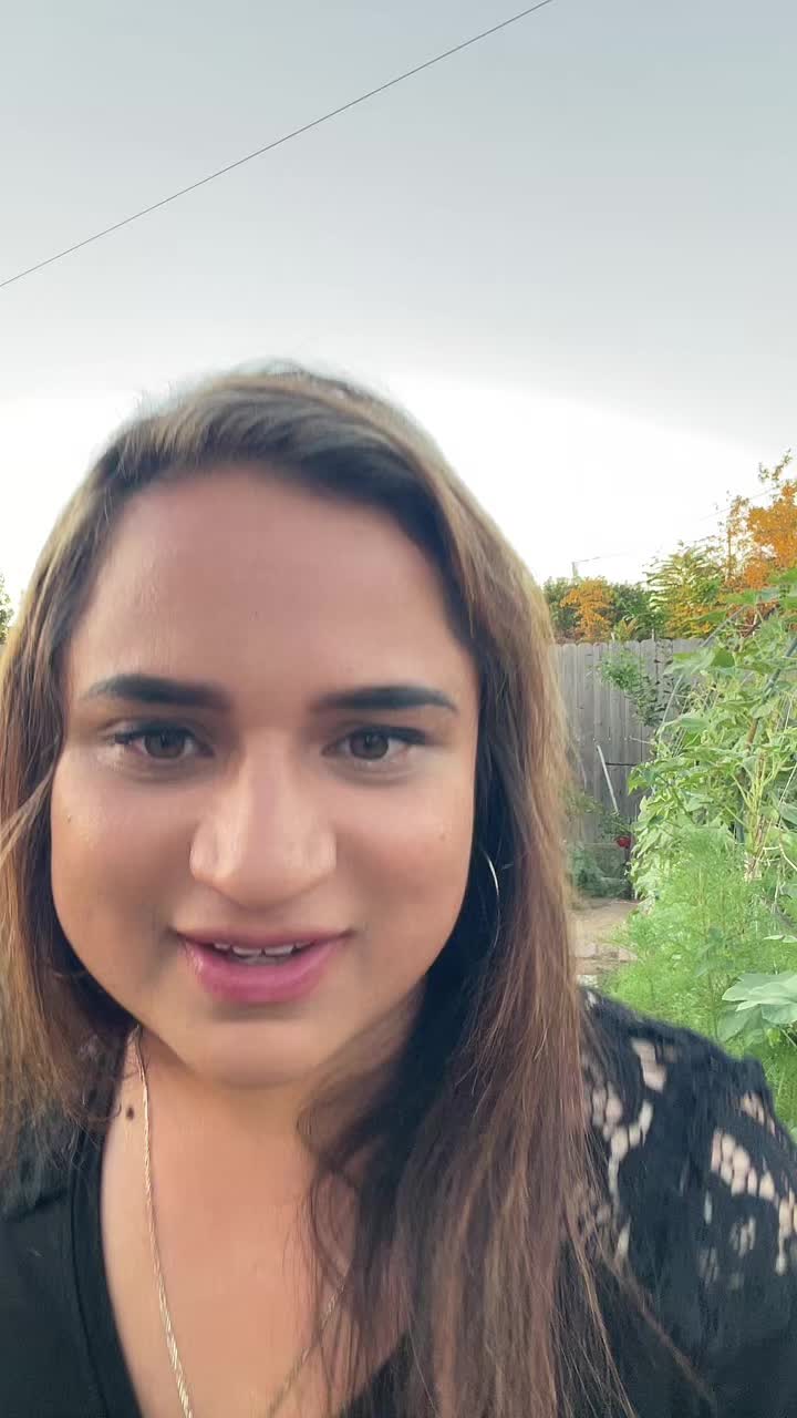 @larahuckleberry