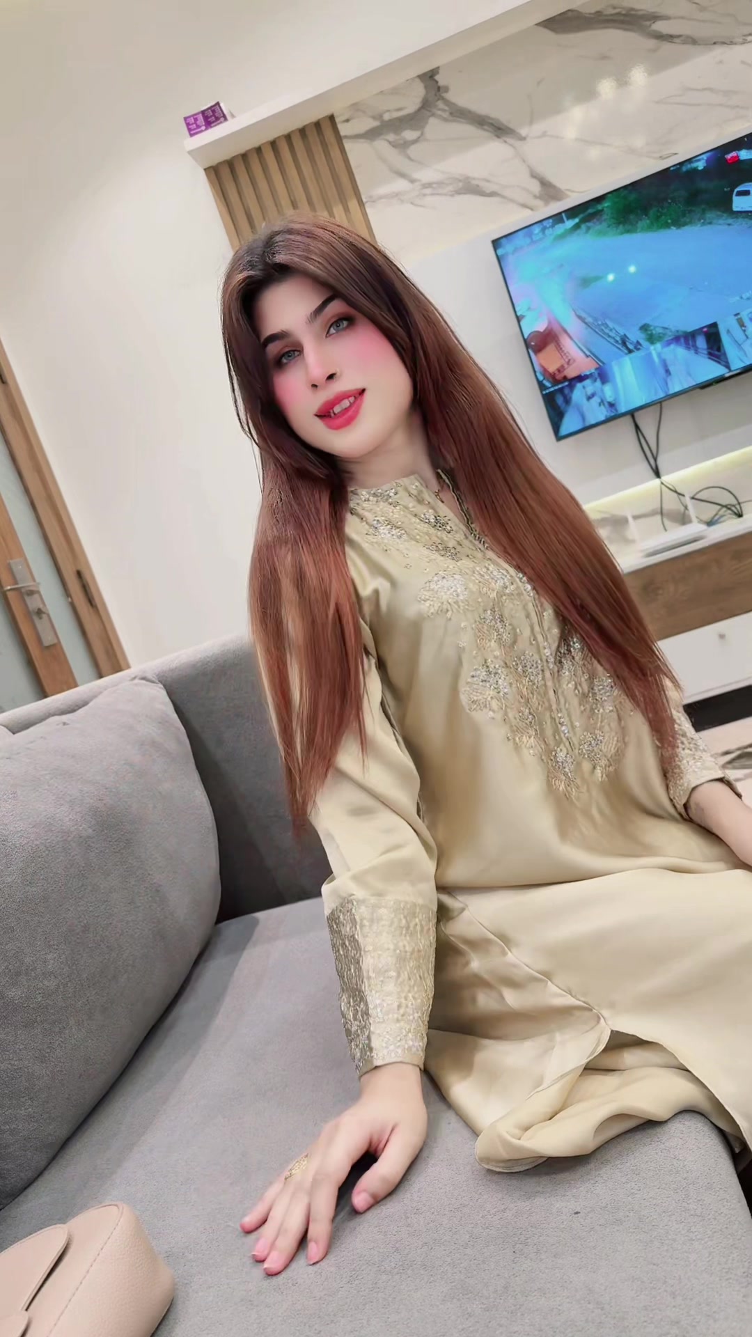 @MAHI 👑