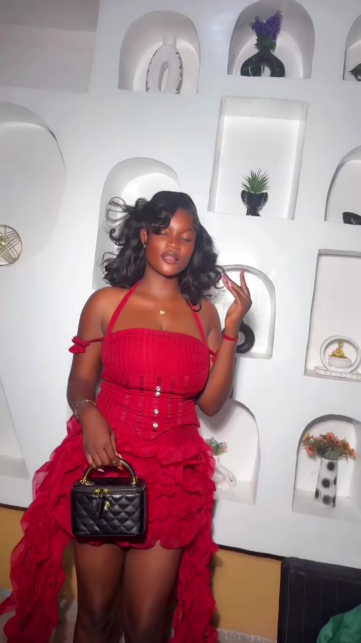 @🍫BLESSING🥺🖤