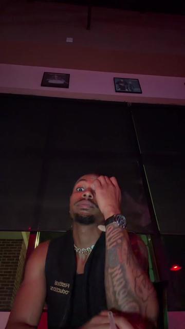 @Zip simmons|content creator