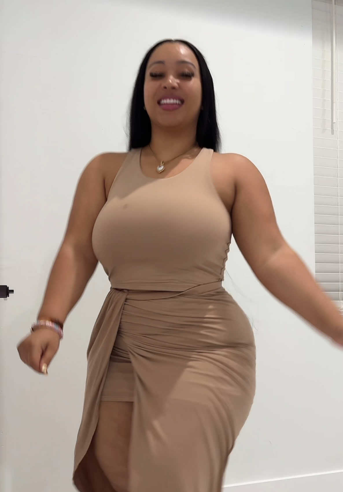 @YourAuntieMoe