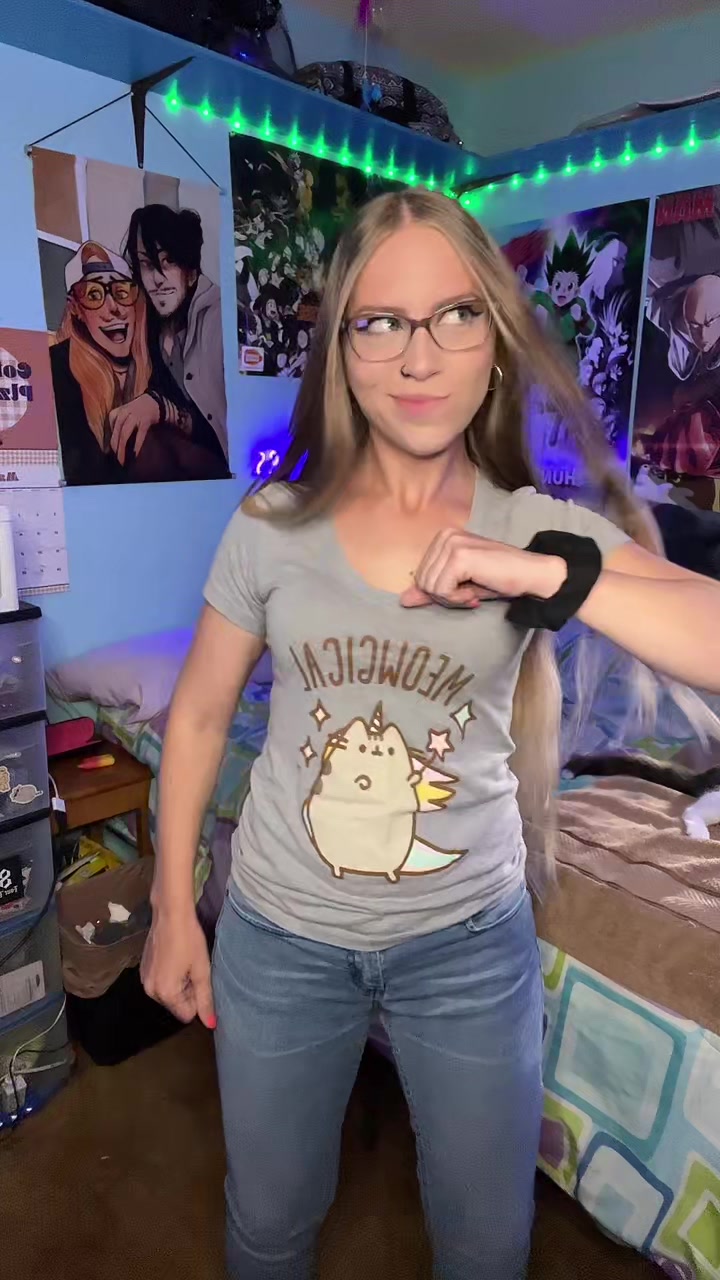 @✨𝓒𝓱𝓻𝓲𝓼𝓼𝔂✨