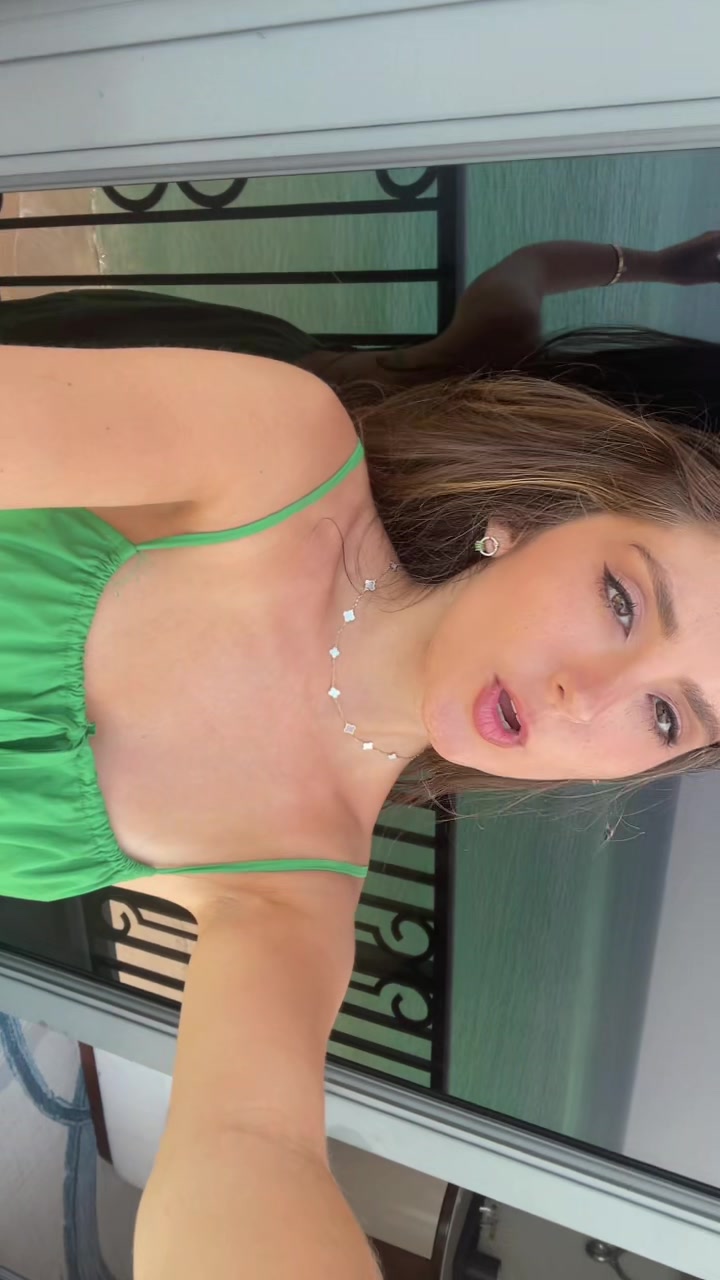 @KellyaHarris