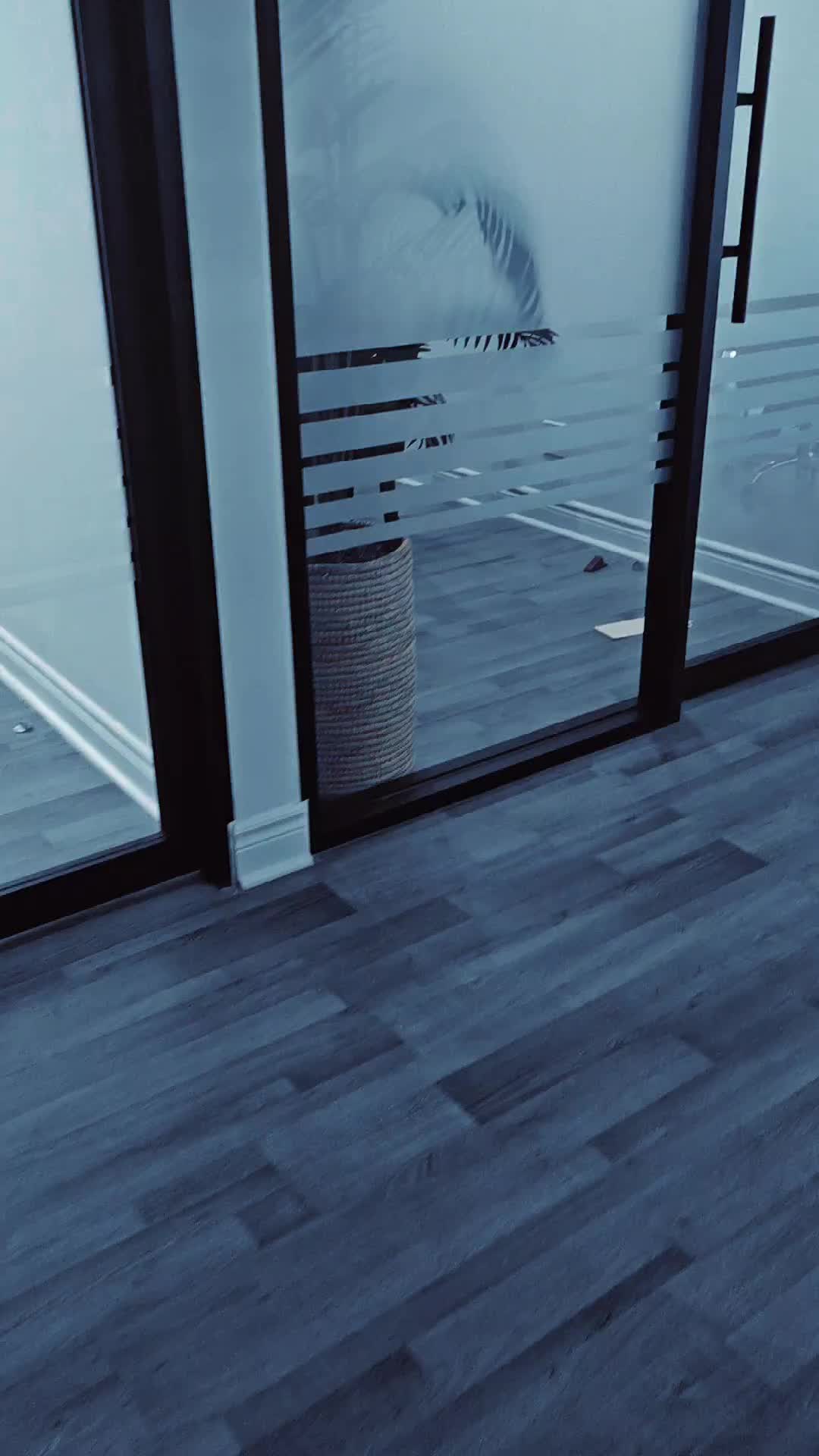 @LeahEXIT