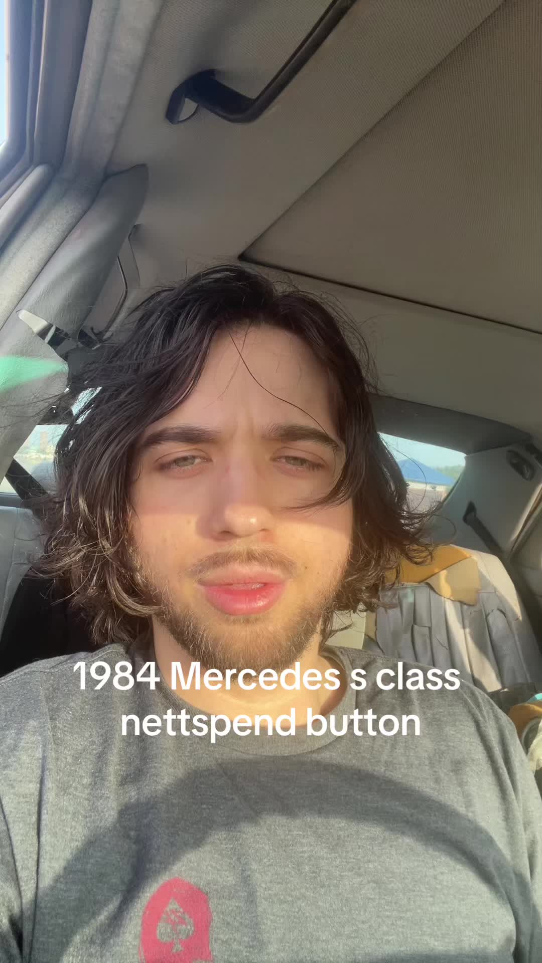 @nnnikolauzz