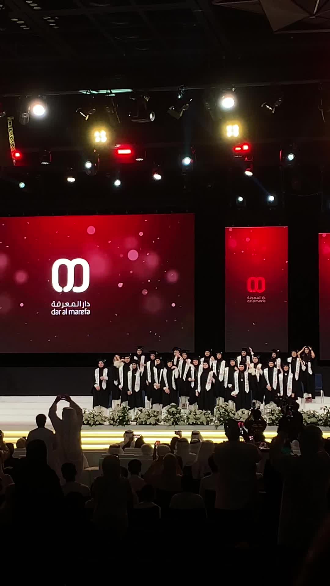 @🎓