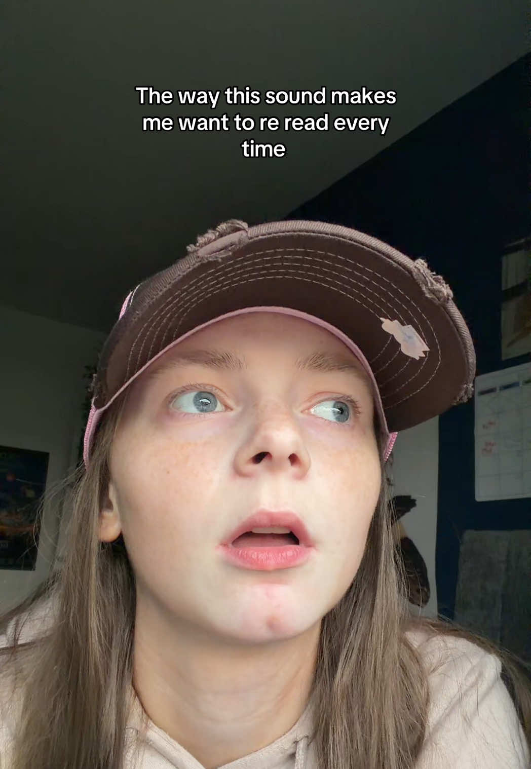 @Ellie Reads & Reacts ๐