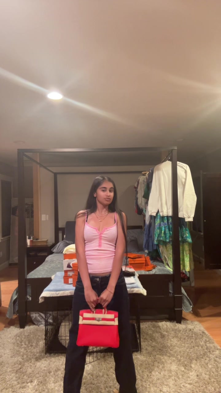 @jannat_posts_a_lot