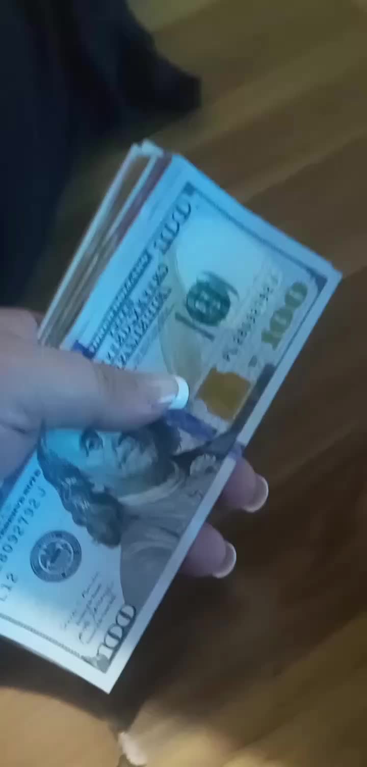 @queenDes
