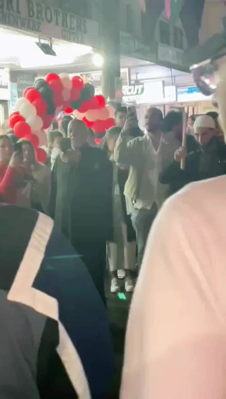 @Roman 🇦🇺
