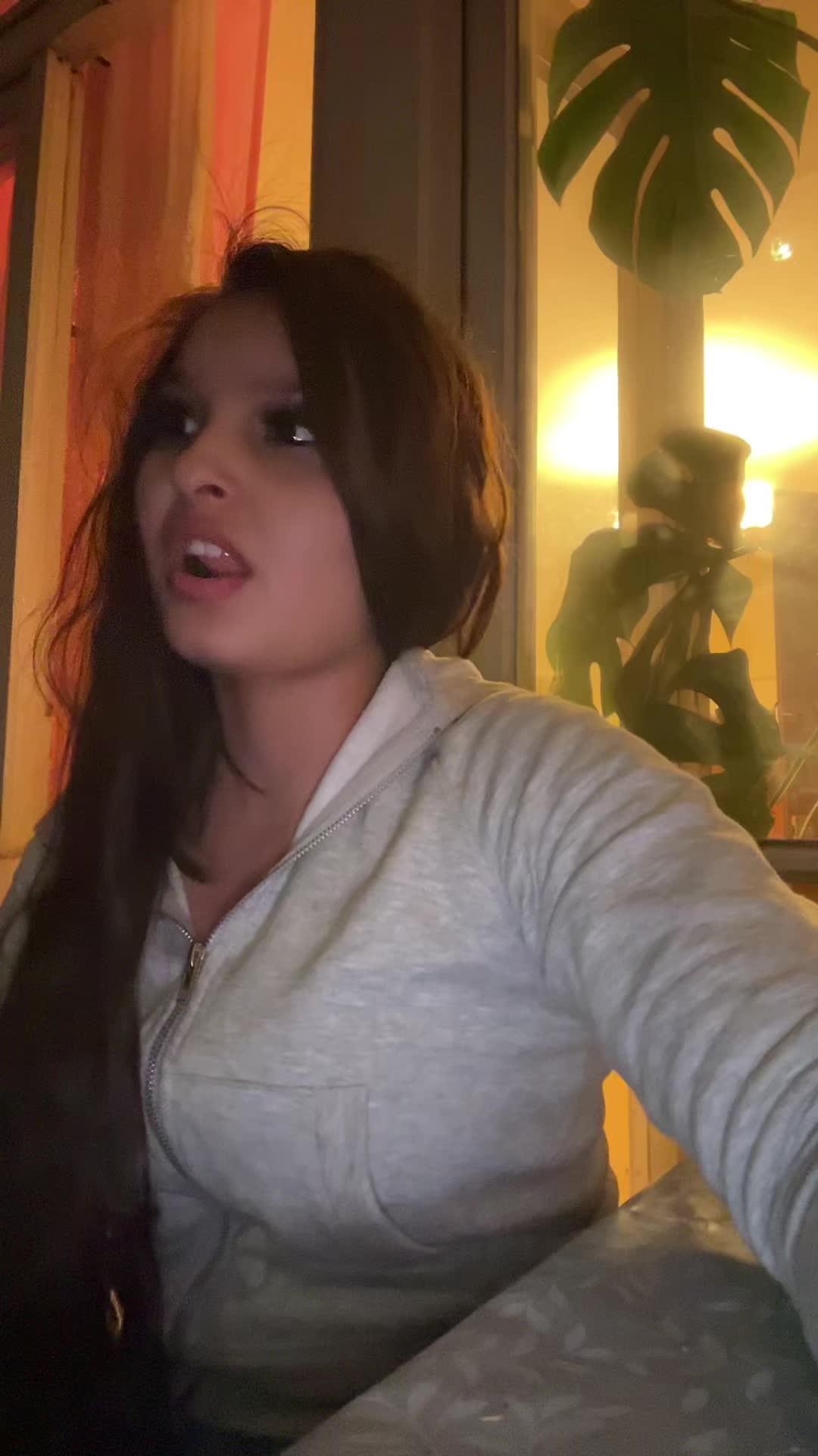 @mollykamoly