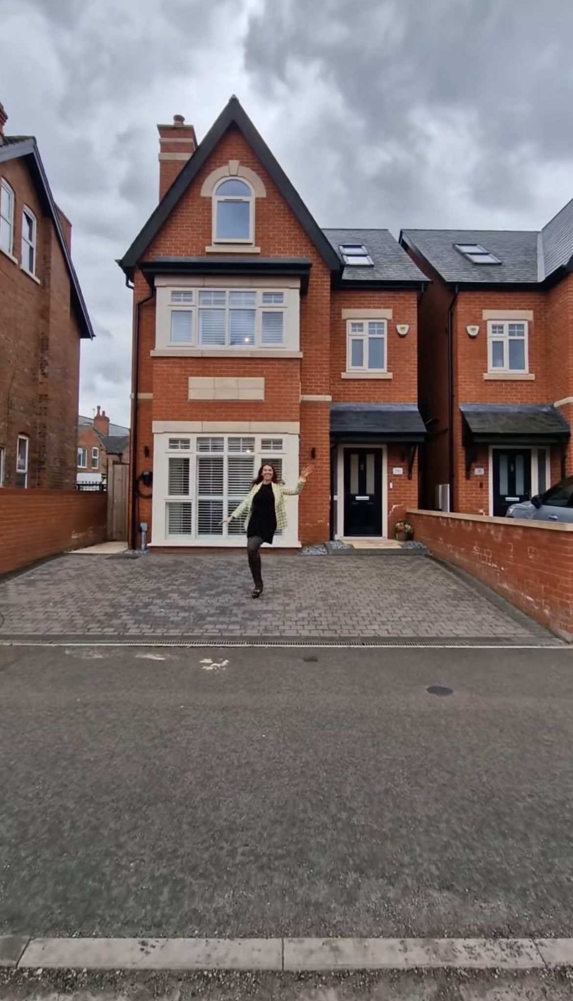 @millionairehomesuk