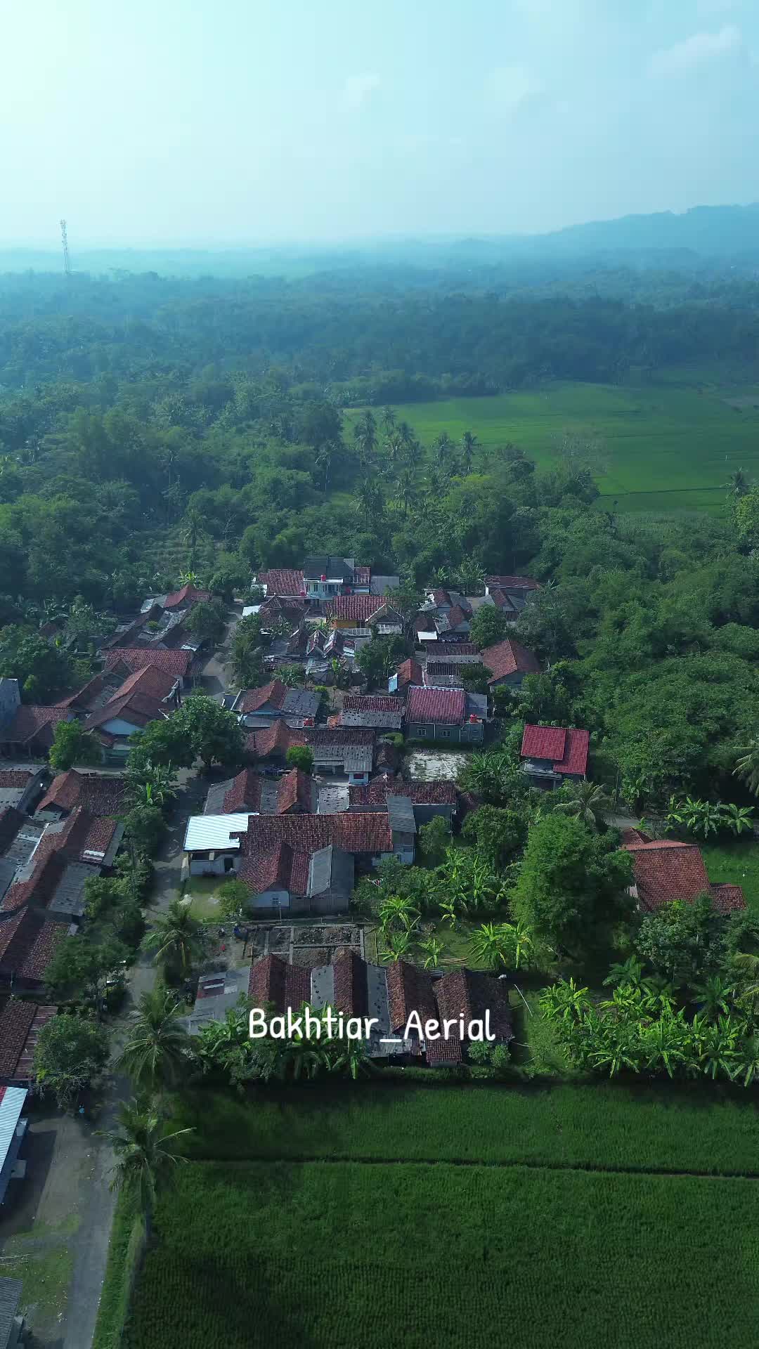 @Bakhtiar_Aerial/Warung_MbaTari