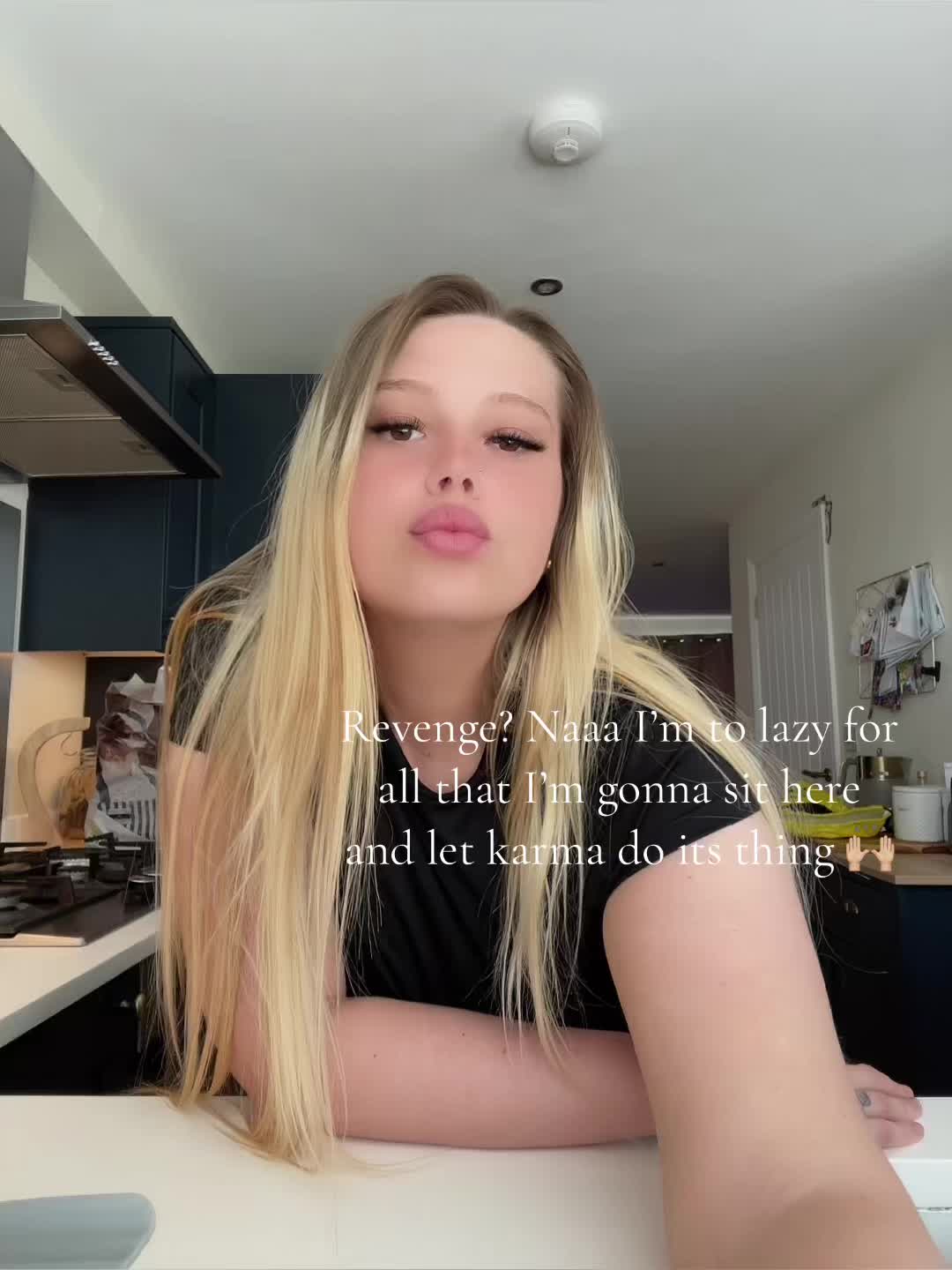 @Blondeyyxox