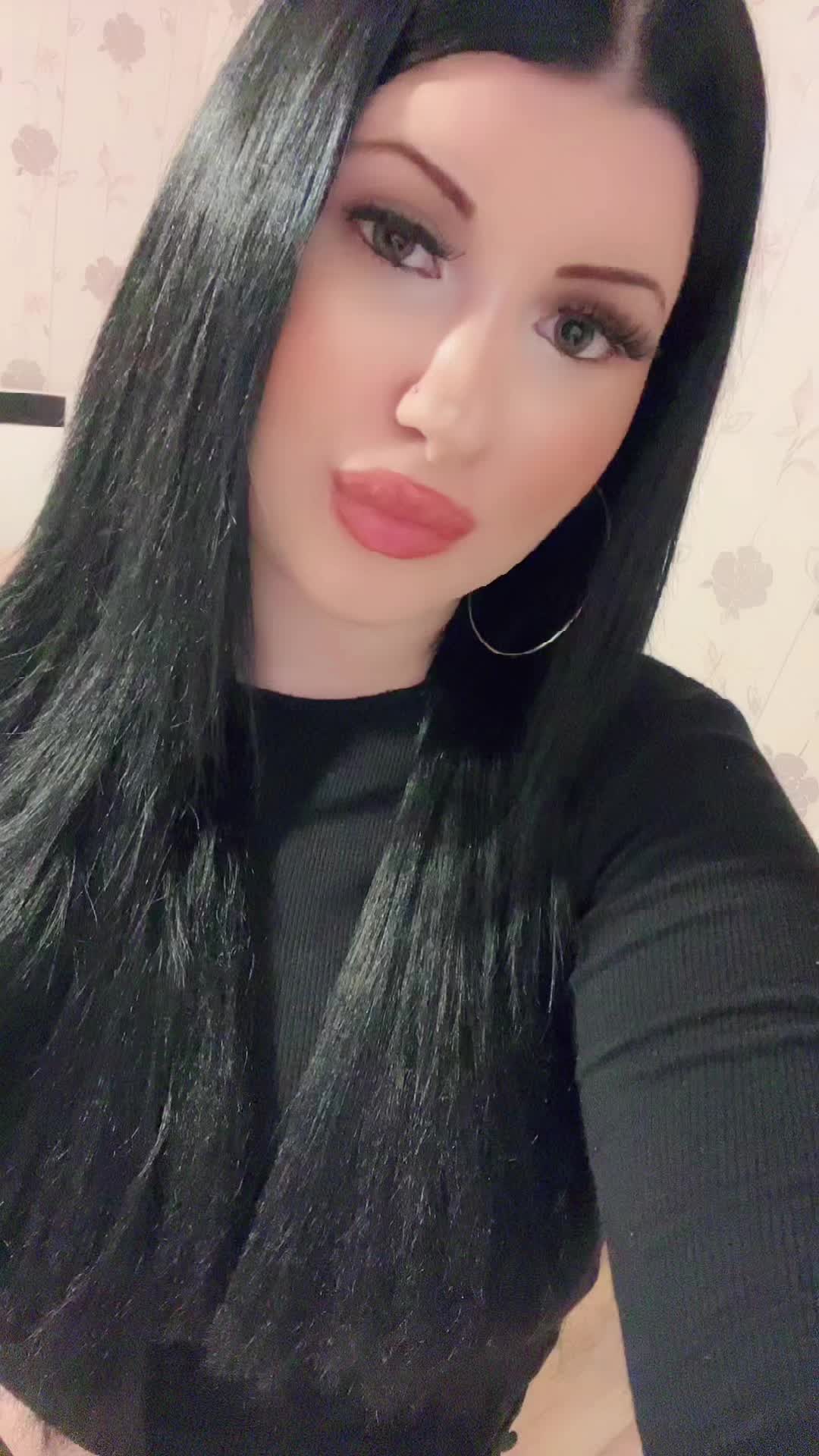 @elis_ queen_20