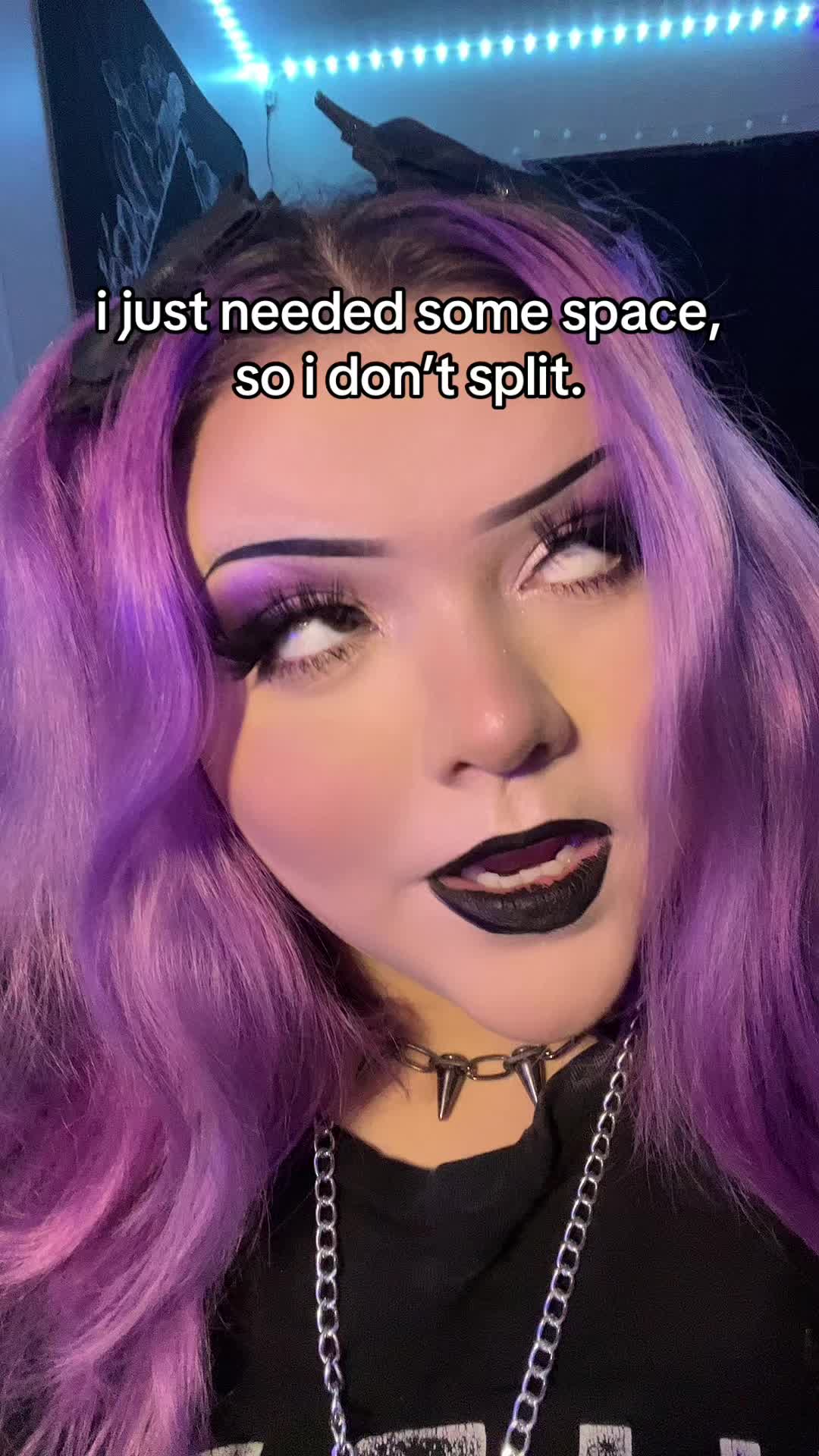 @artisticacids