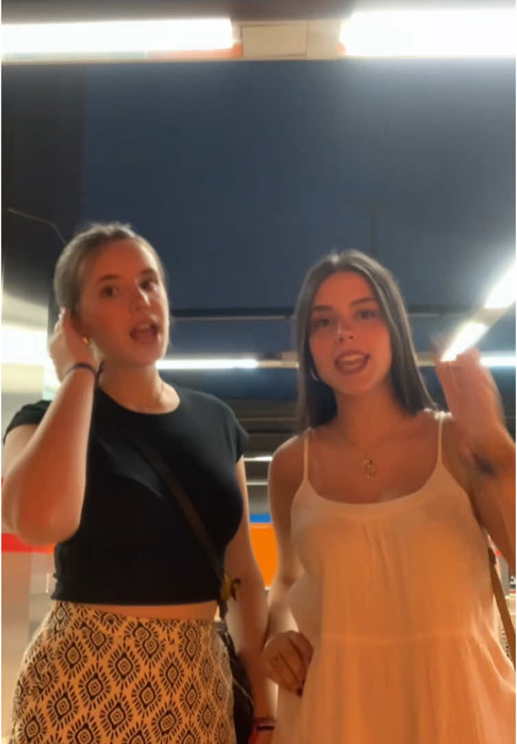 @lolazo