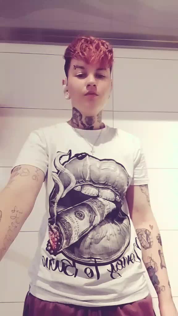@Bettina Bar&aacute;t516