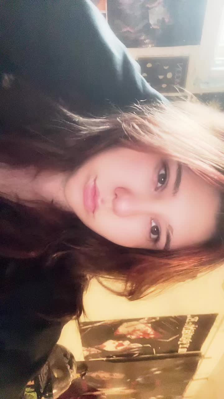 @Lily🥀