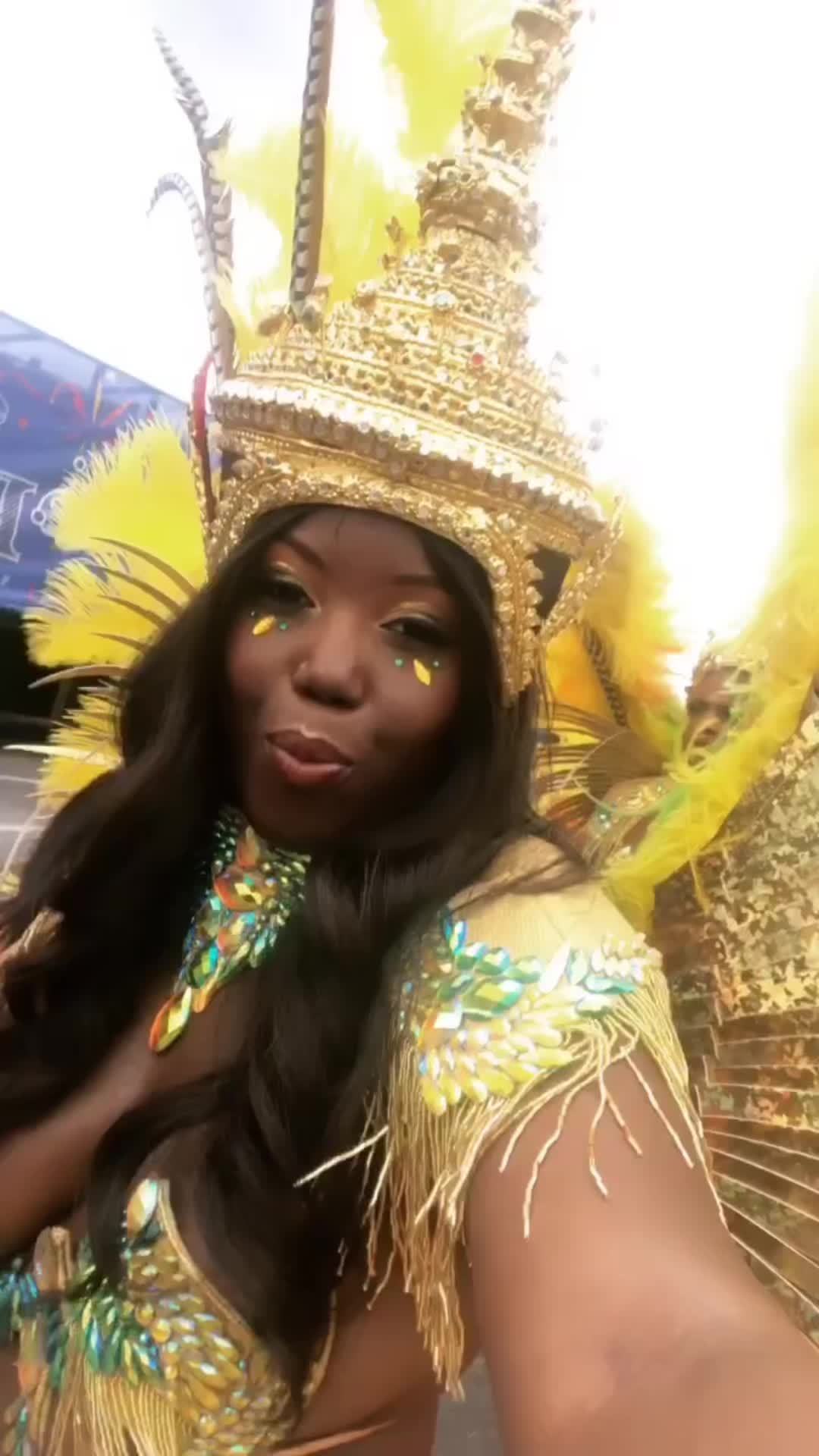 @CarnivalCapsule