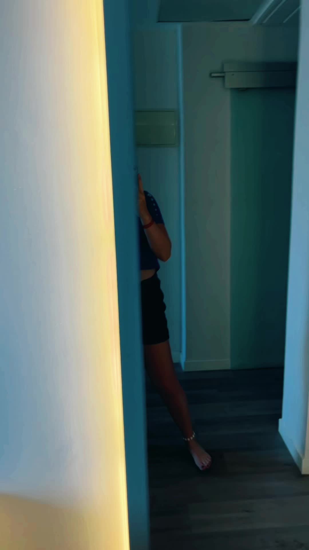 @justlarathings