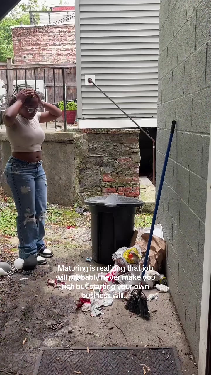 @Livebreely