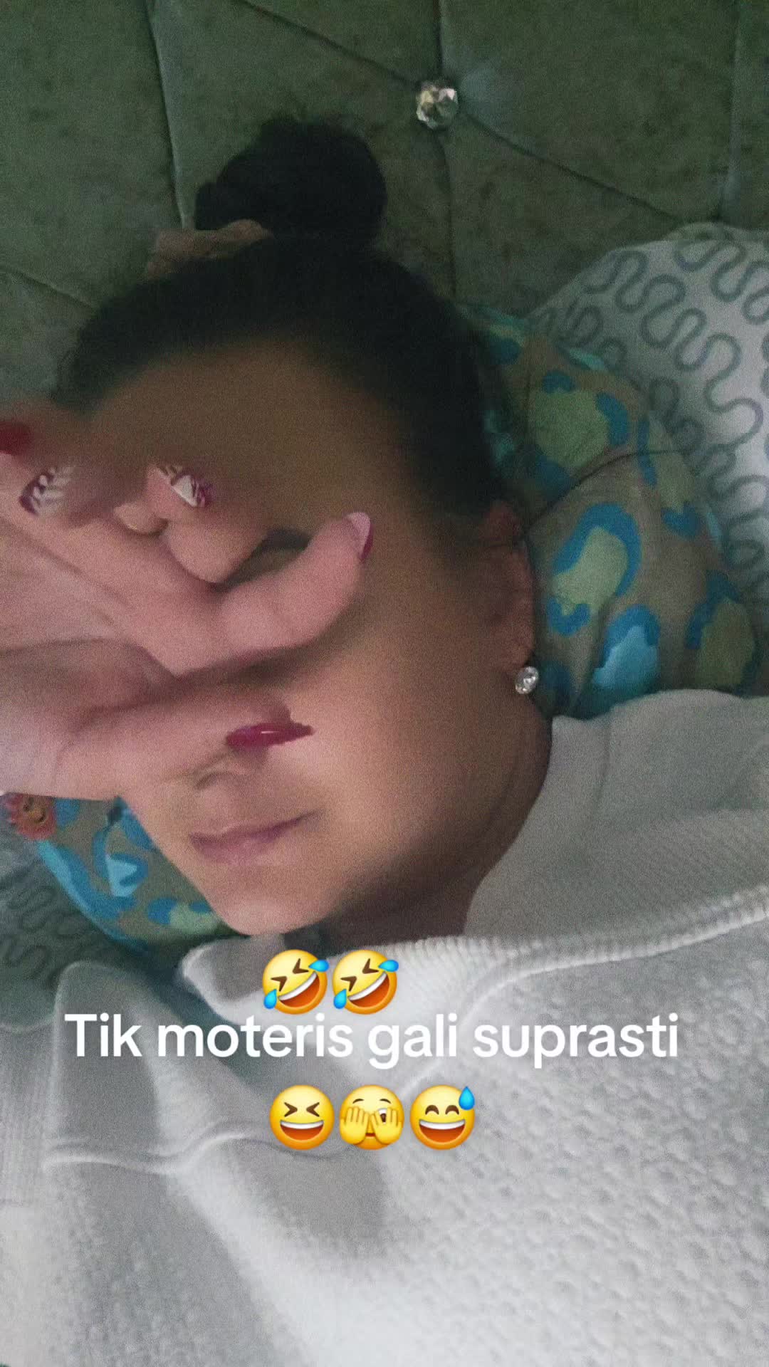@Bosė😅
