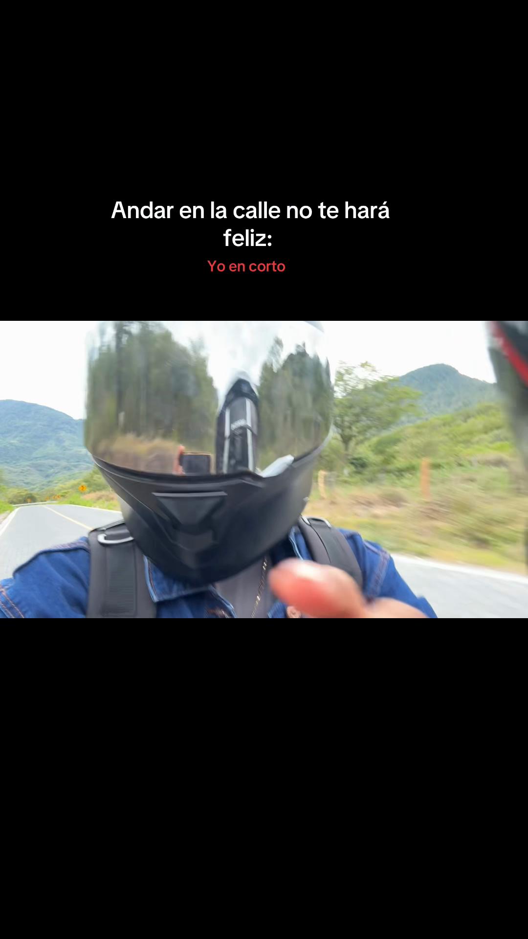 @Christine González