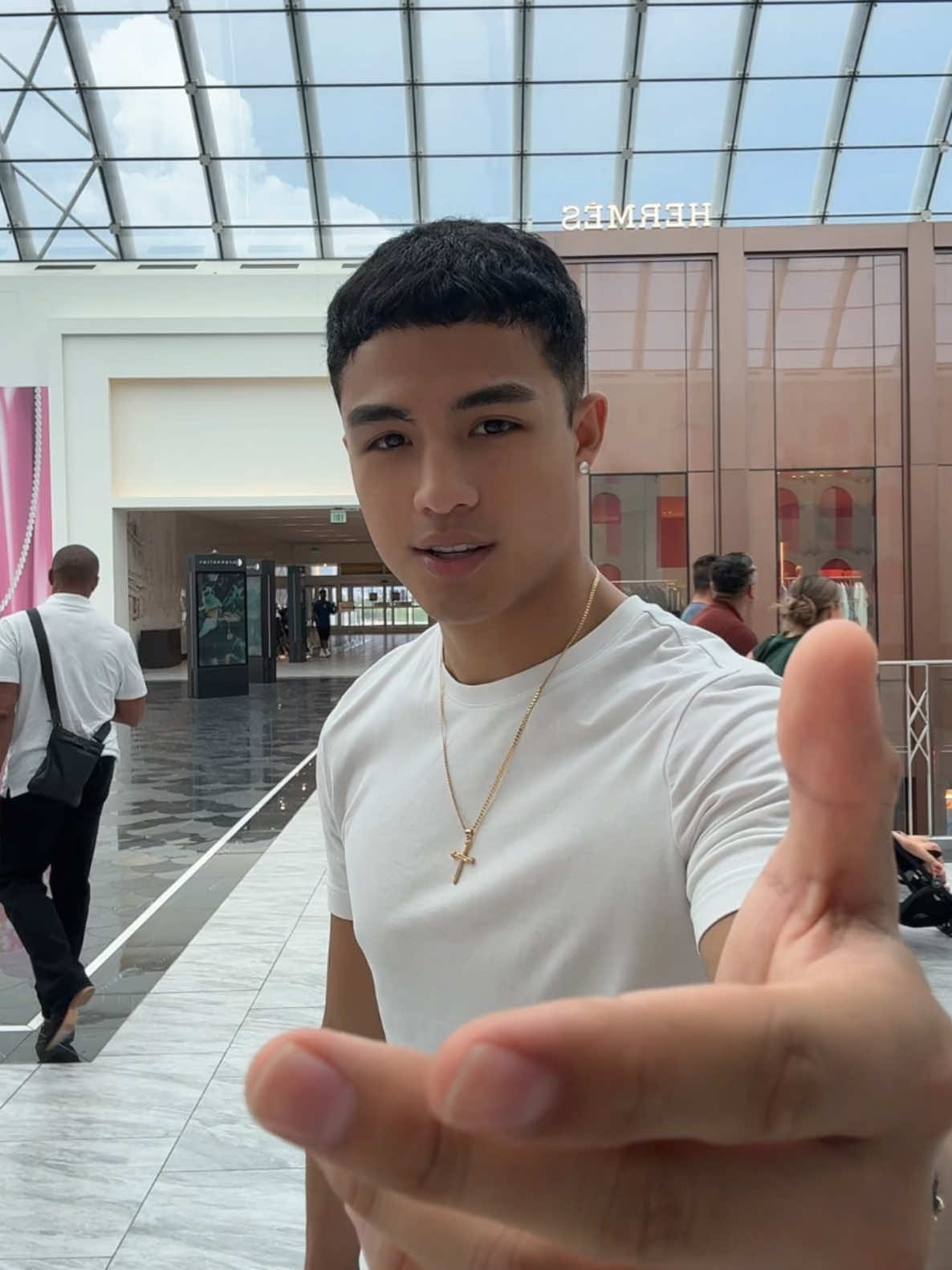 @𝐇𝐮𝐠𝐨 🦦