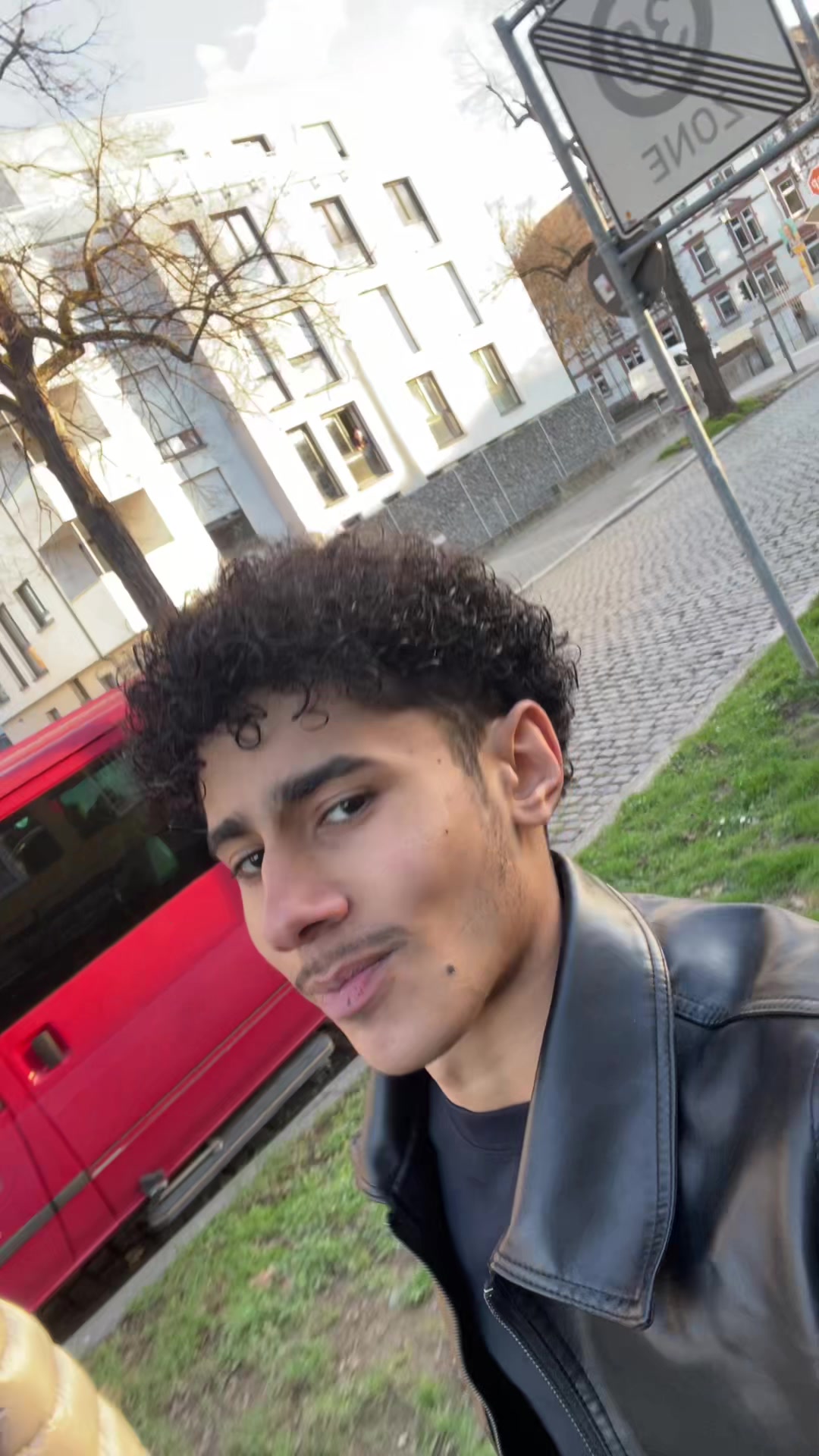 @S 1 N 0🦖