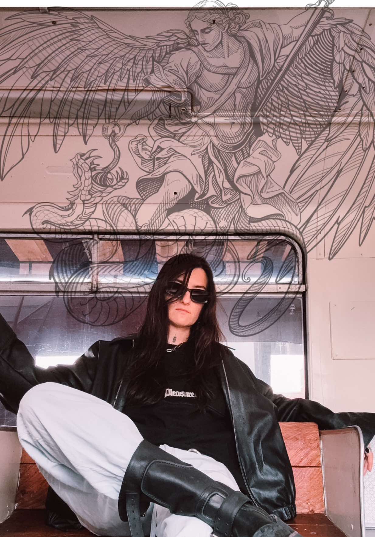 @Lesya Crow