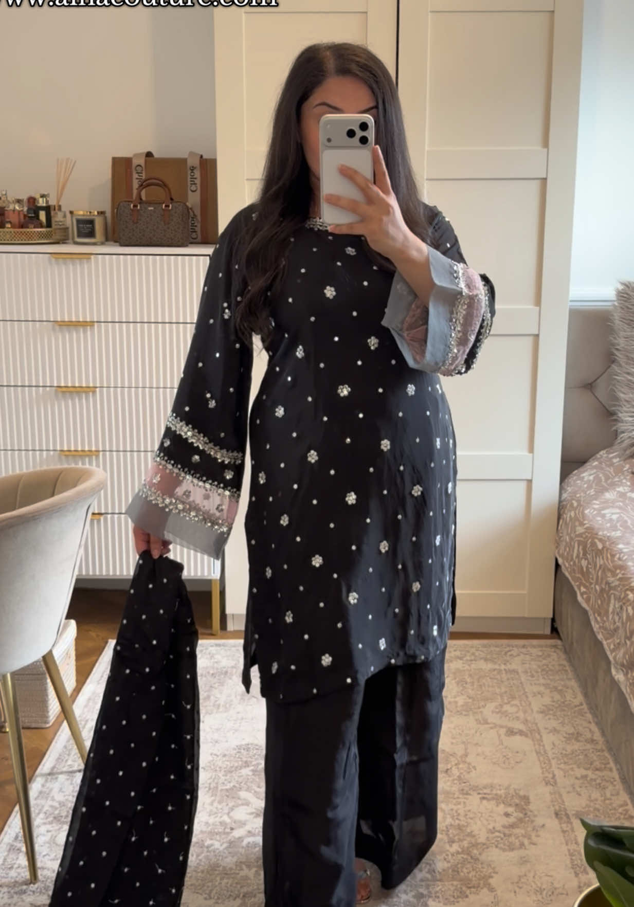 @Aina__couture