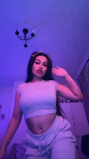 @•👸🏻•